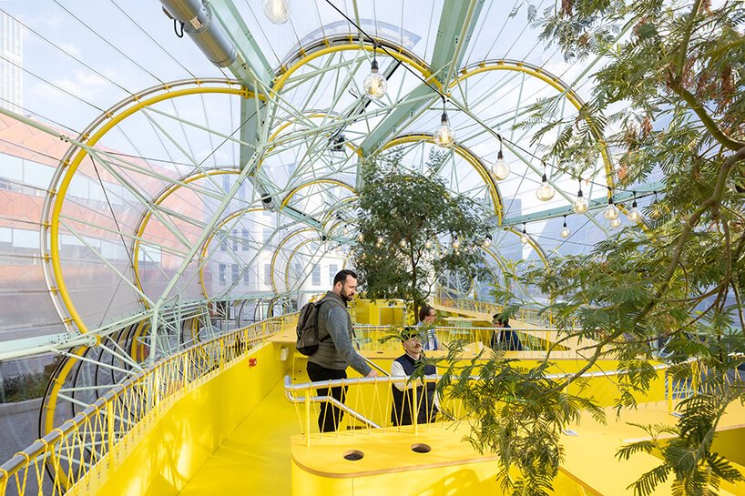 Selgascano 以透明的黄色食品市场提升伦敦设计区的水平