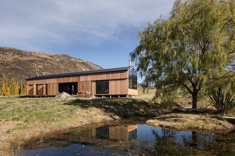 RTA 工作室在新西兰南阿尔卑斯山中建造了一座木质度假屋