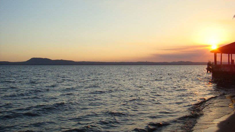 哈维尔·科瓦兰 (javier corvalán) 在设计 keche 住宅时回忆起圣埃克苏佩里 (saint-exupéry) 的巴拉圭之旅