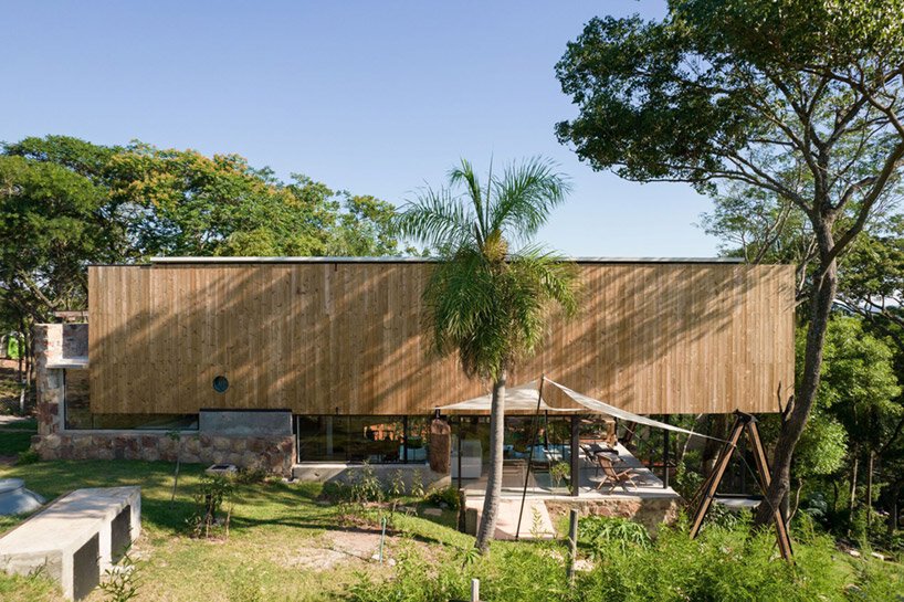 哈维尔·科瓦兰 (javier corvalán) 在设计 keche 住宅时回忆起圣埃克苏佩里 (saint-exupéry) 的巴拉圭之旅