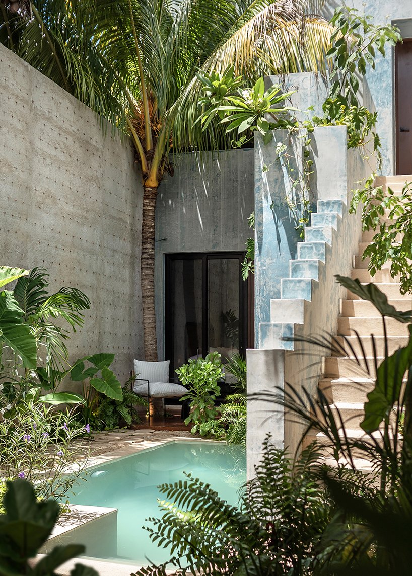 工作室建筑师为墨西哥 20 世纪柔和色调的房屋赋予新生命