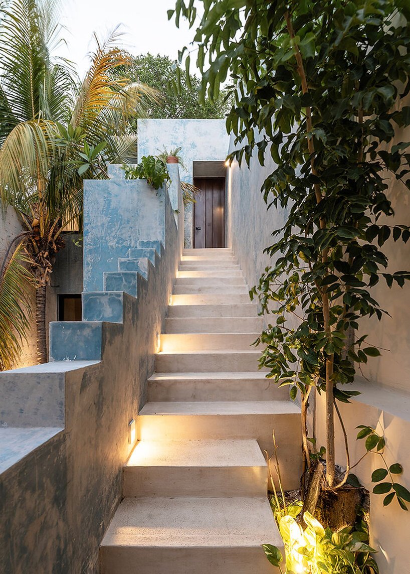 工作室建筑师为墨西哥 20 世纪柔和色调的房屋赋予新生命