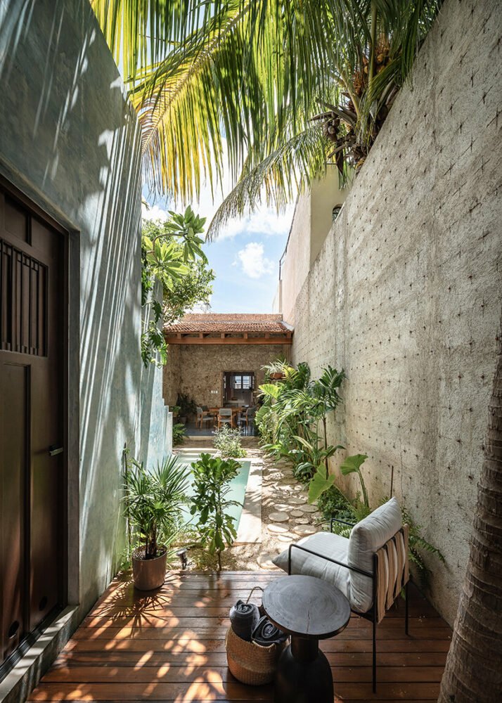 工作室建筑师为墨西哥 20 世纪柔和色调的房屋赋予新生命