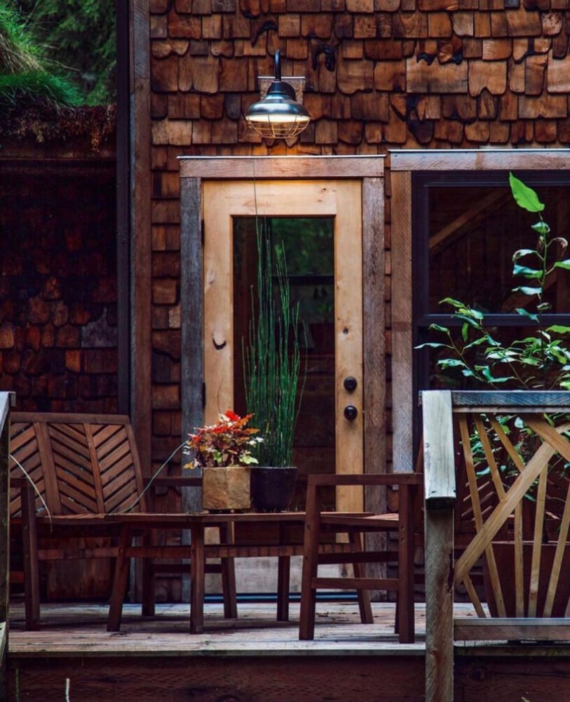 这个“城堡小屋”向太平洋西北部的童话森林致敬