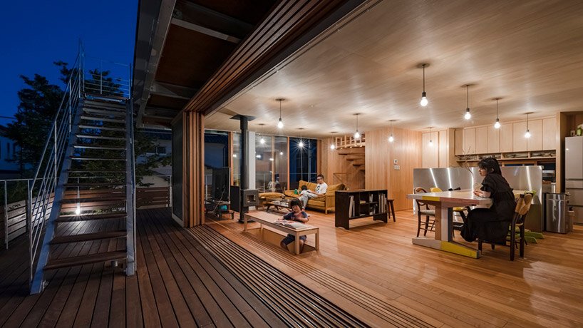 手冢建筑事务所优化了从其露台“城堡屋”欣赏富士山的景观