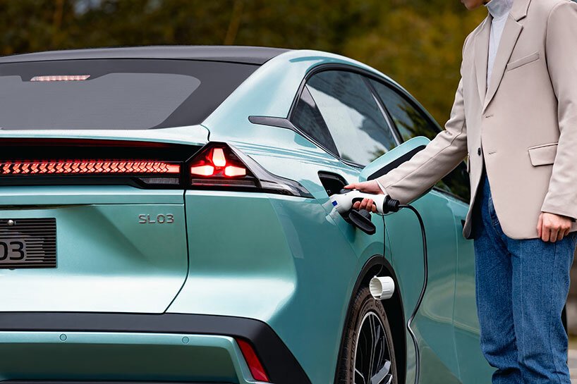 极简、空气动力学 长安深渊 SL03 EV 开启数字化座舱 极简、空气动力学 长安深渊 SL03 EV 开启数字化座舱