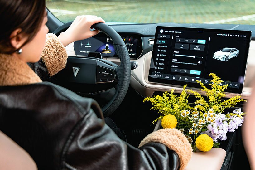 极简、空气动力学 长安深渊 SL03 EV 开启数字化座舱 极简、空气动力学 长安深渊 SL03 EV 开启数字化座舱