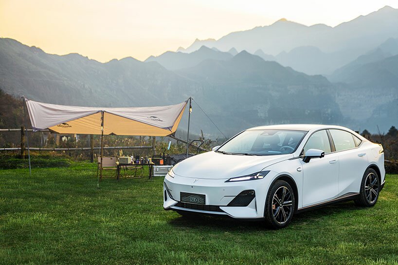 极简、空气动力学 长安深渊 SL03 EV 开启数字化座舱 极简、空气动力学 长安深渊 SL03 EV 开启数字化座舱