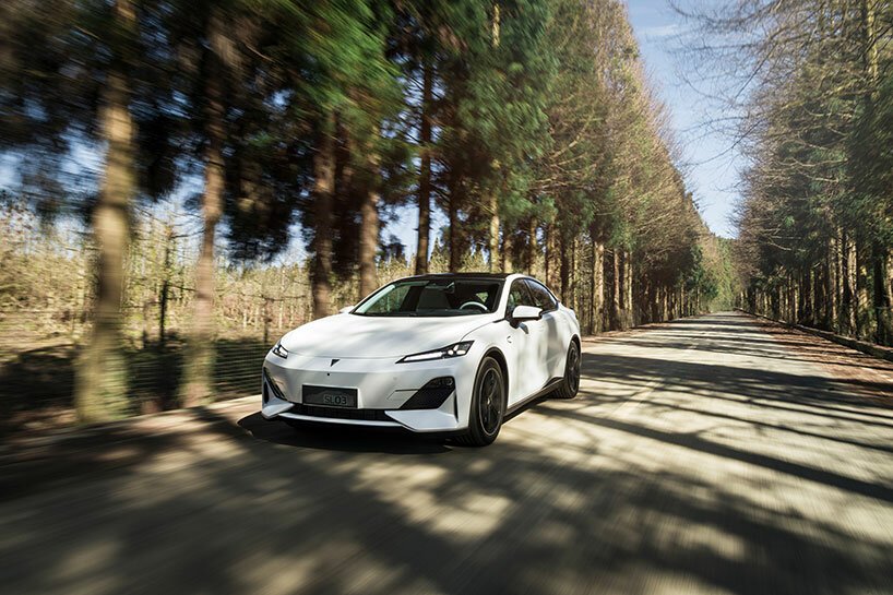 极简、空气动力学 长安深渊 SL03 EV 开启数字化座舱 极简、空气动力学 长安深渊 SL03 EV 开启数字化座舱