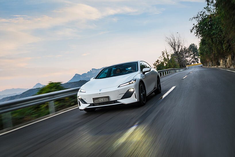 极简、空气动力学 长安深渊 SL03 EV 开启数字化座舱 极简、空气动力学 长安深渊 SL03 EV 开启数字化座舱