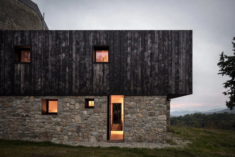 ciclostile architettura 重建了博洛尼亚乡村的一座老农舍