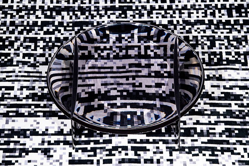 坐在像素云中,欣赏 Miguel Chevalier 和 A+A cooren 设计的新家具系列 坐在像素云中,欣赏 Miguel Chevalier 和 A+A cooren 设计的新家具系列