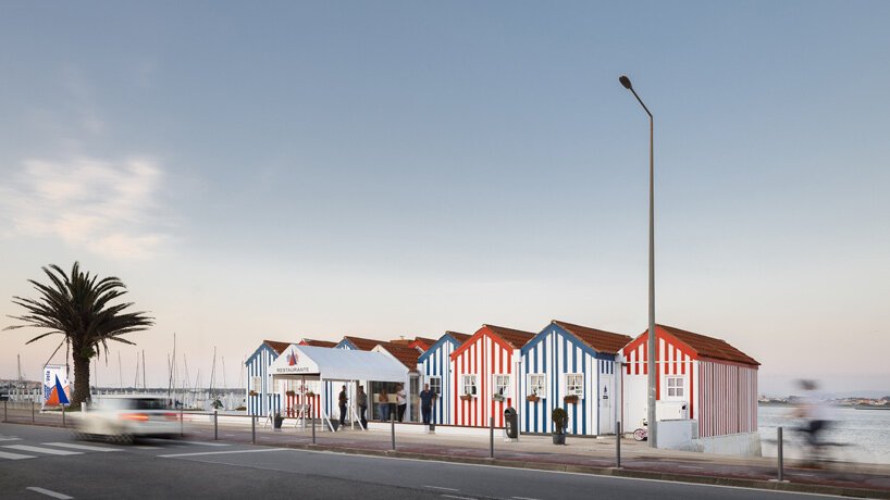 ferreira arquitectos 模仿条纹海滩帐篷修复葡萄牙的帆船俱乐部