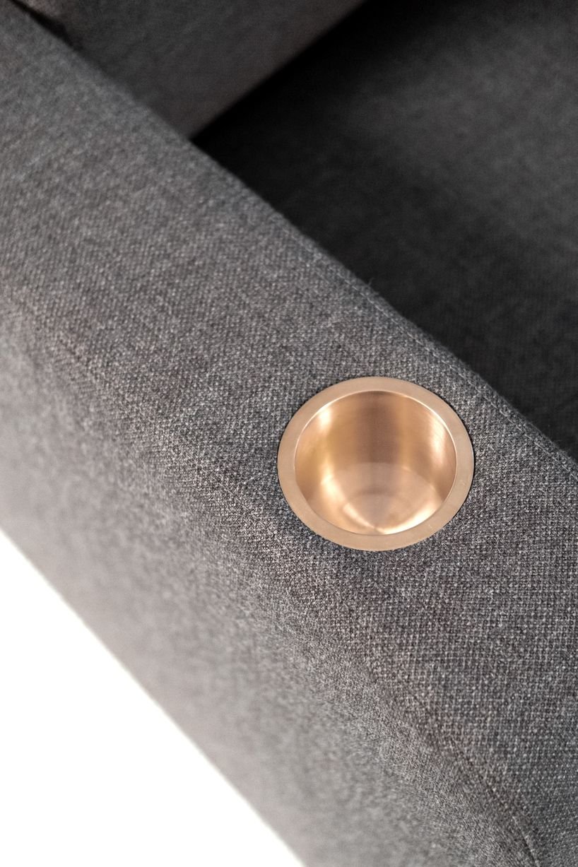 hochdrei 将密斯·凡德罗设计的别墅中的煤窖改造成家庭影院 hochdrei 将密斯·凡德罗设计的别墅中的煤窖改造成家庭影院