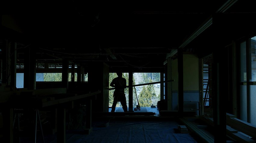 这部短片捕捉了一座拥有 175 年历史的日本房屋的美丽 这部短片捕捉了一座拥有 175 年历史的日本房屋的美丽