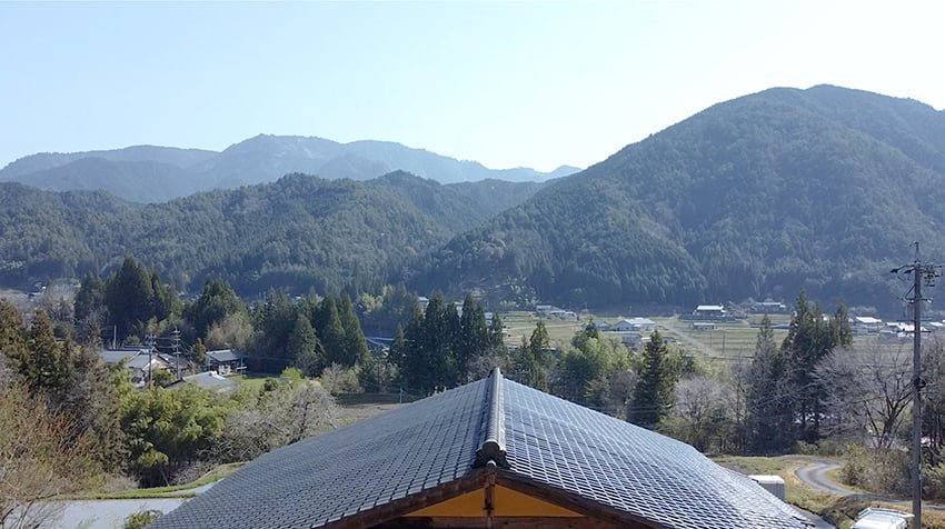 这部短片捕捉了一座拥有 175 年历史的日本房屋的美丽 这部短片捕捉了一座拥有 175 年历史的日本房屋的美丽