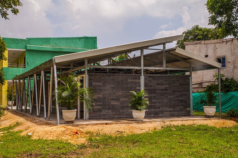 这些由 conceptos plásticos 设计的房屋是用废塑料制成的块建造的 这些由 conceptos plásticos 设计的房屋是用废塑料制成的块建造的