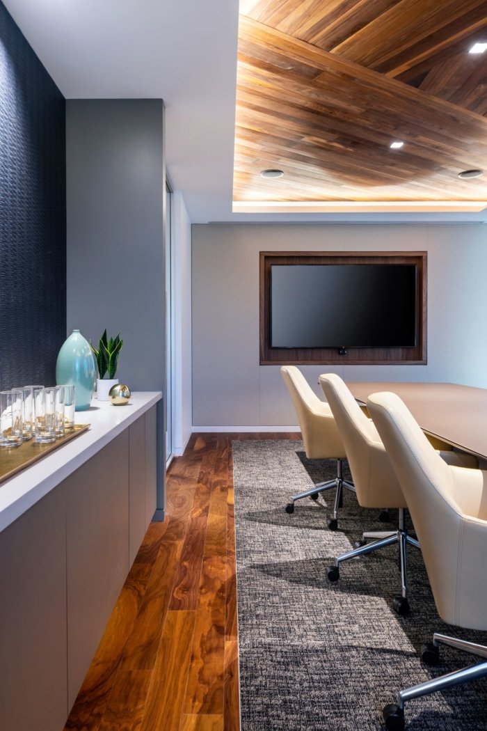 保密客户办公室 - 夏洛茨维尔