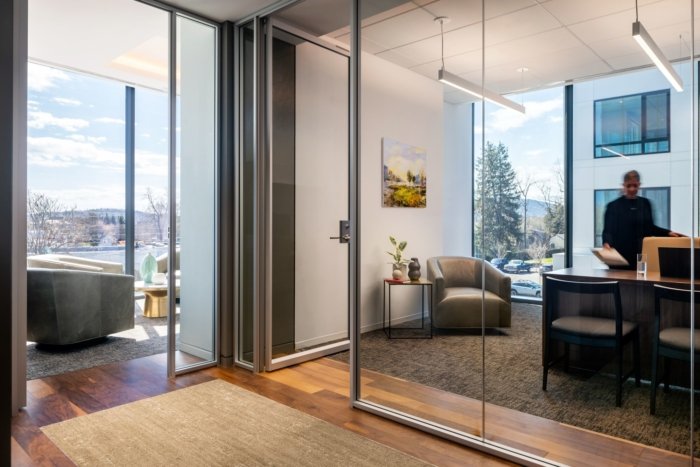 保密客户办公室 - 夏洛茨维尔