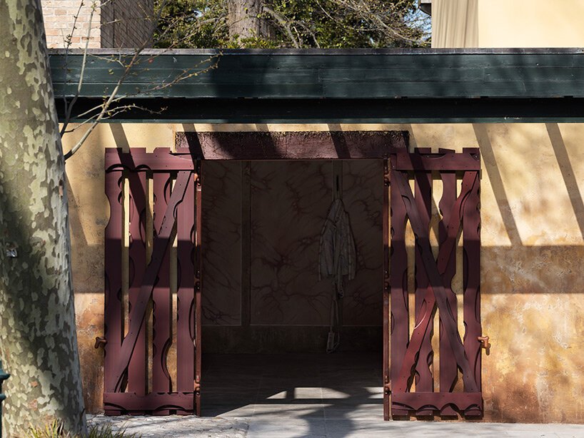 丹麦馆在威尼斯艺术双年展上推出超人类装置“我们走过地球” 丹麦馆在威尼斯艺术双年展上推出超人类装置“我们走过地球”