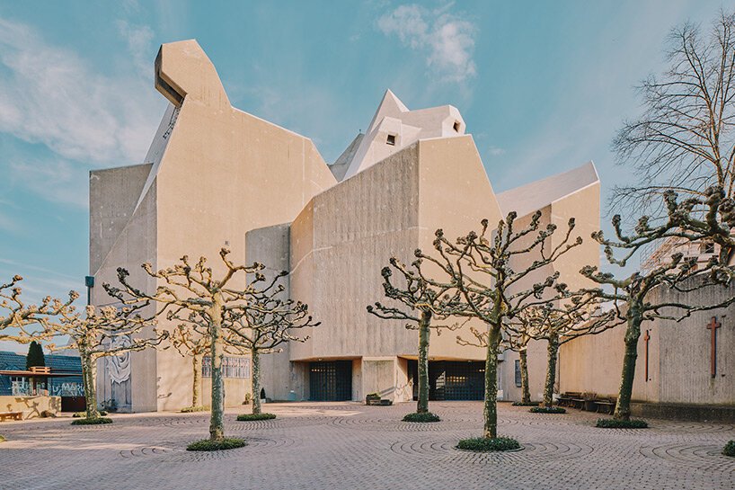 david altrath 捕捉德国内维日斯的野兽派“mariendom”教堂，其屋顶如同水晶