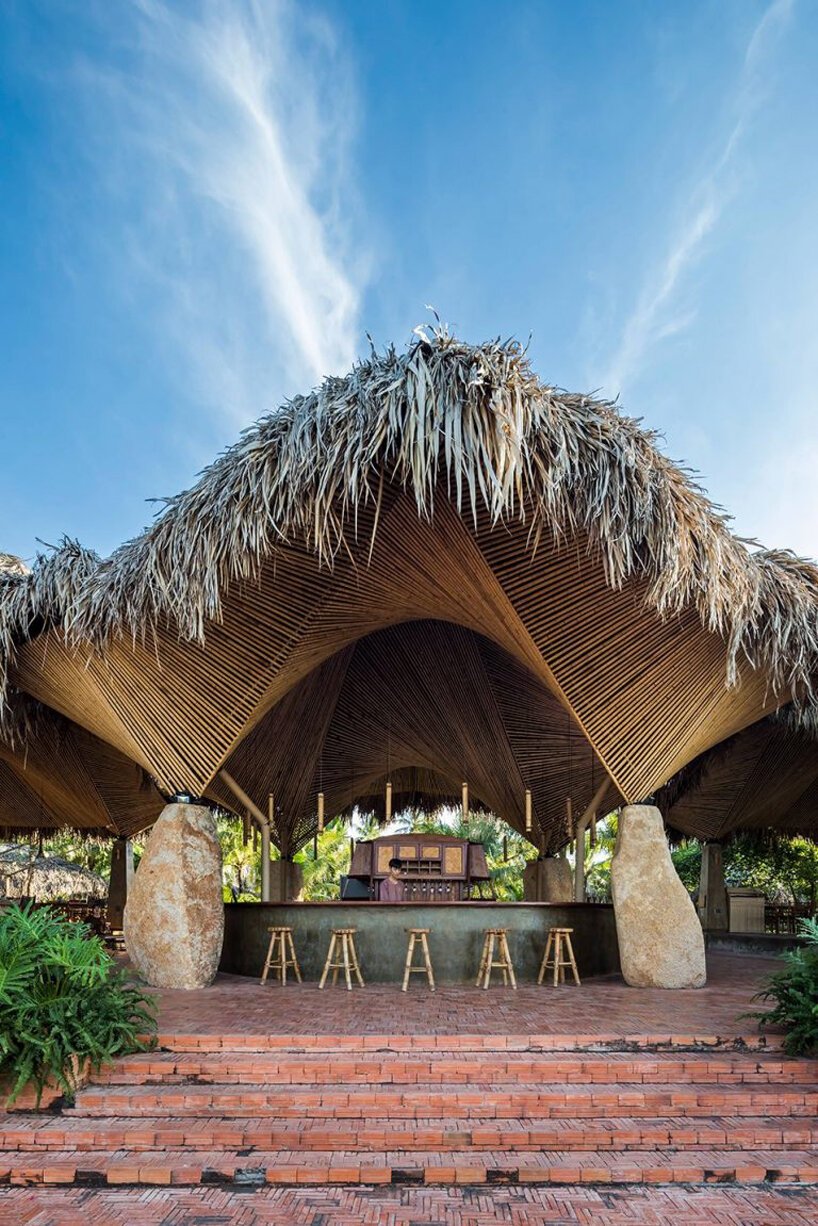 DDconcept 凭借三维竹天花板在越南餐厅中名列前茅 DDconcept 凭借三维竹天花板在越南餐厅中名列前茅