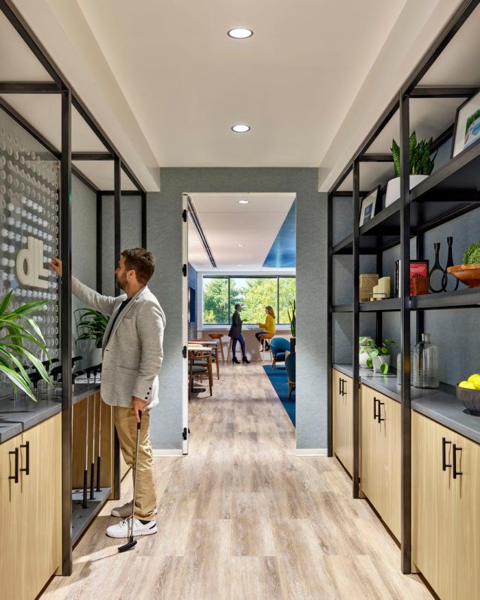 DLL 办公室 – 韦恩