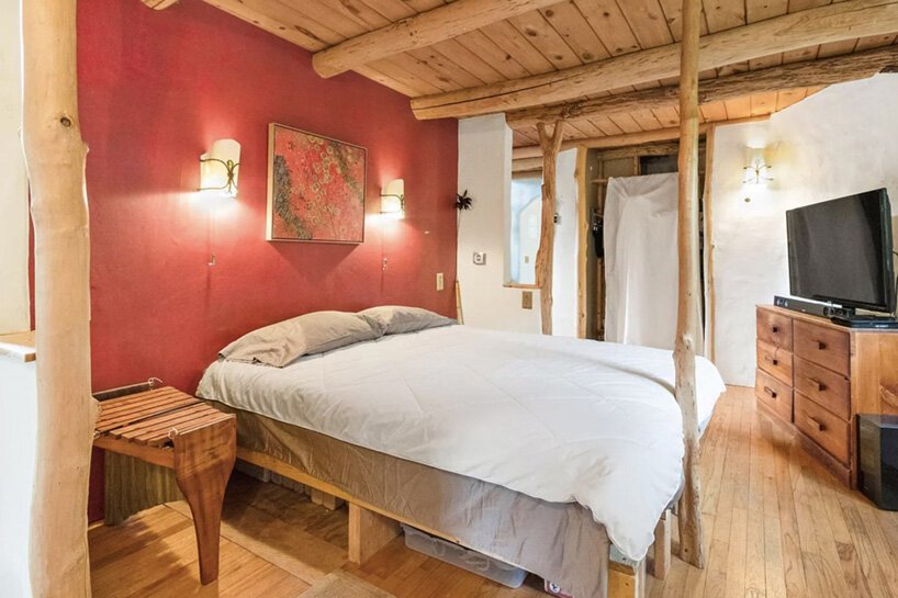 在缅因州沿海的树林中，一位艺术家手工制作的圆顶住宅正在出售