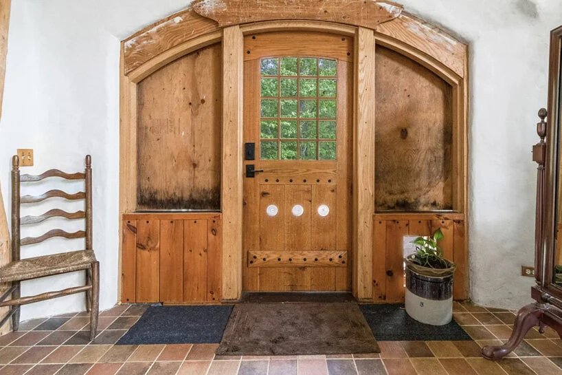 在缅因州沿海的树林中，一位艺术家手工制作的圆顶住宅正在出售