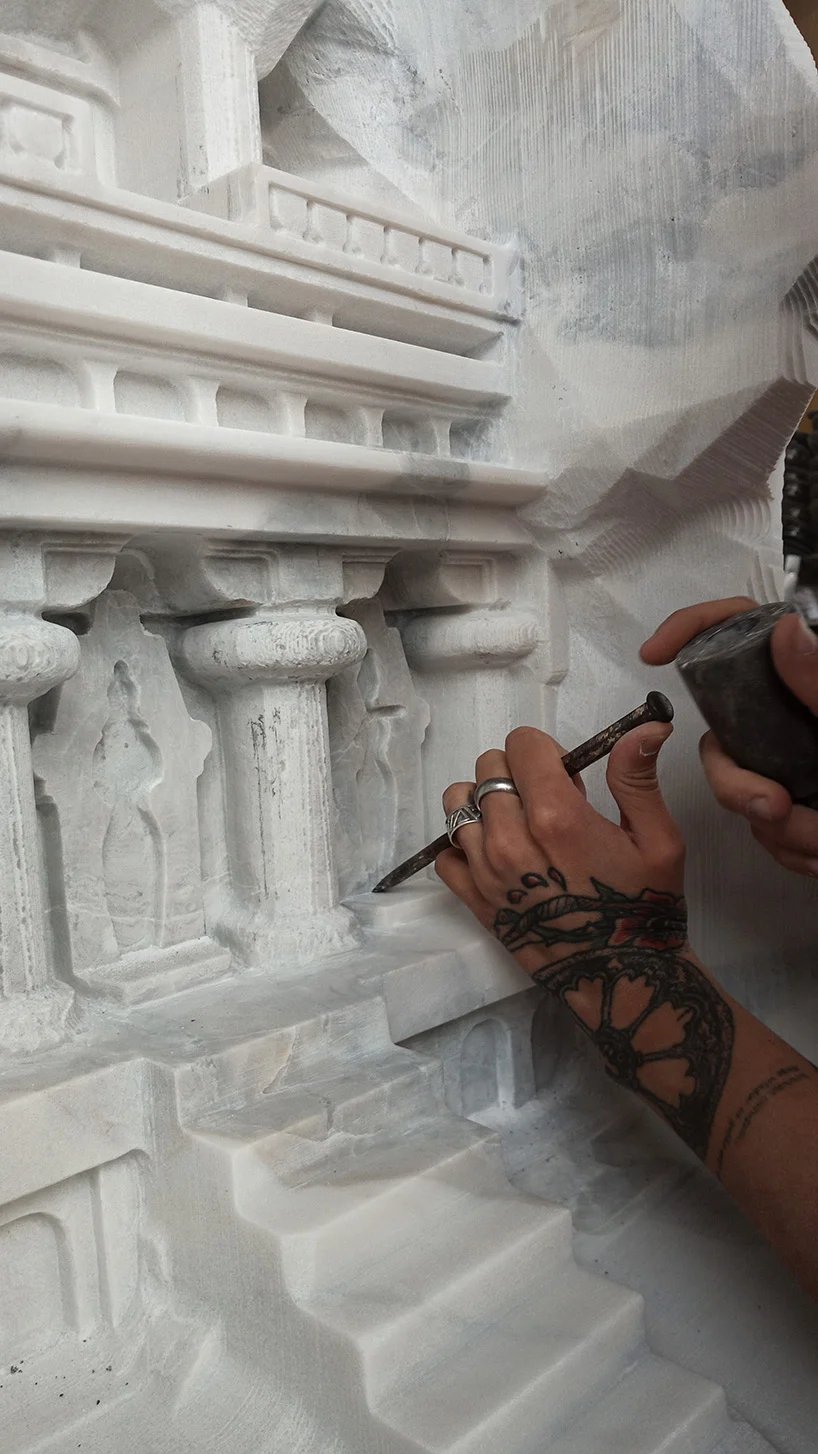 达菲伦敦用手工雕刻的大理石“文明”桌子向古代建筑致敬