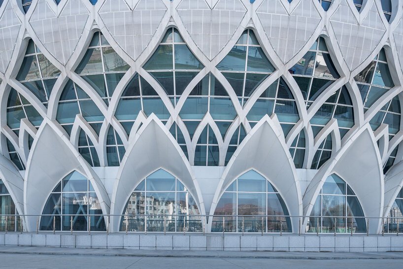 DUTS 设计参考阿曼大清真寺在中国打造这座巨大的剧院