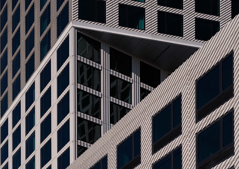 OMA 以新竣工的“鹰 + 西”塔楼点缀布鲁克林海滨 OMA 以新竣工的“鹰 + 西”塔楼点缀布鲁克林海滨