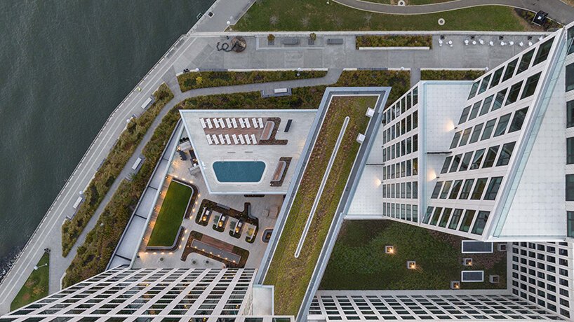 OMA 以新竣工的“鹰 + 西”塔楼点缀布鲁克林海滨 OMA 以新竣工的“鹰 + 西”塔楼点缀布鲁克林海滨