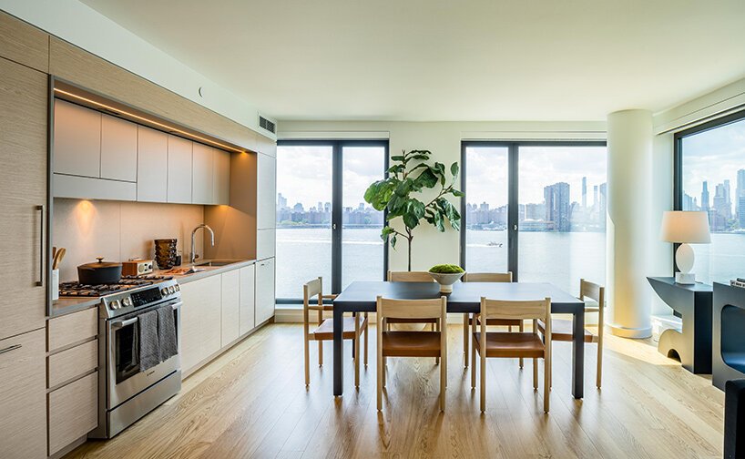 OMA 以新竣工的“鹰 + 西”塔楼点缀布鲁克林海滨 OMA 以新竣工的“鹰 + 西”塔楼点缀布鲁克林海滨