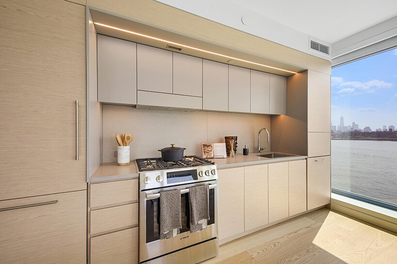 OMA 以新竣工的“鹰 + 西”塔楼点缀布鲁克林海滨 OMA 以新竣工的“鹰 + 西”塔楼点缀布鲁克林海滨