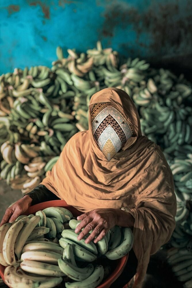 ehsan kazerooni 设想了半人类、半建筑的混合生物