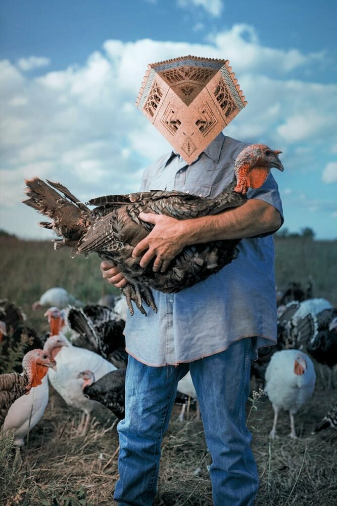 ehsan kazerooni 设想了半人类、半建筑的混合生物