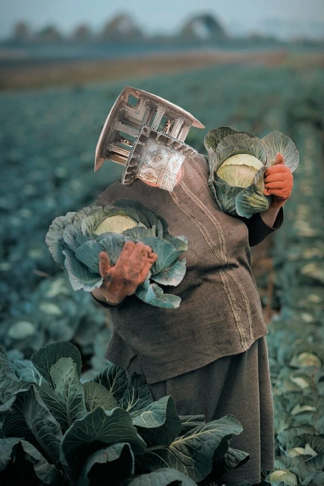 ehsan kazerooni 设想了半人类、半建筑的混合生物