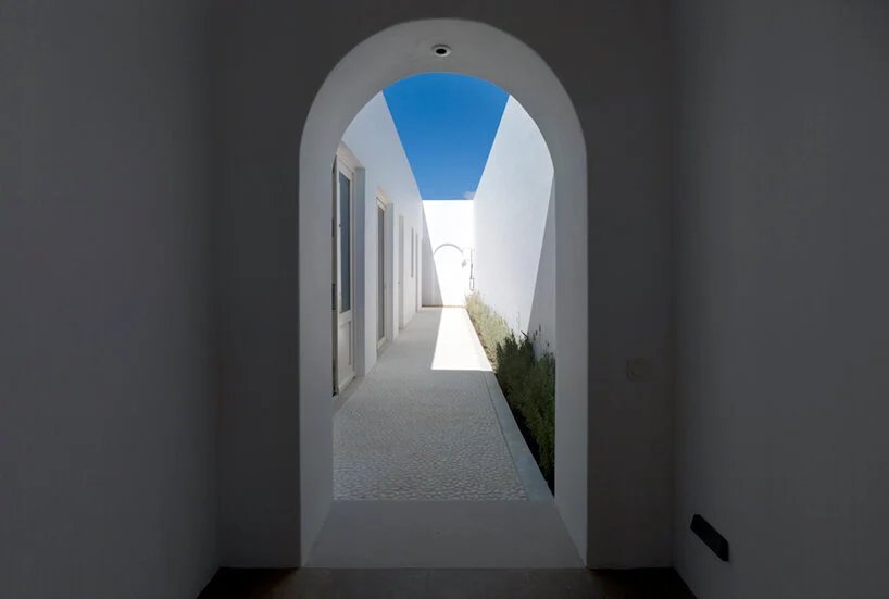 G&A evripiotis 用“元素屋”雕刻希腊岛屿海岸线 G&A evripiotis 用“元素屋”雕刻希腊岛屿海岸线