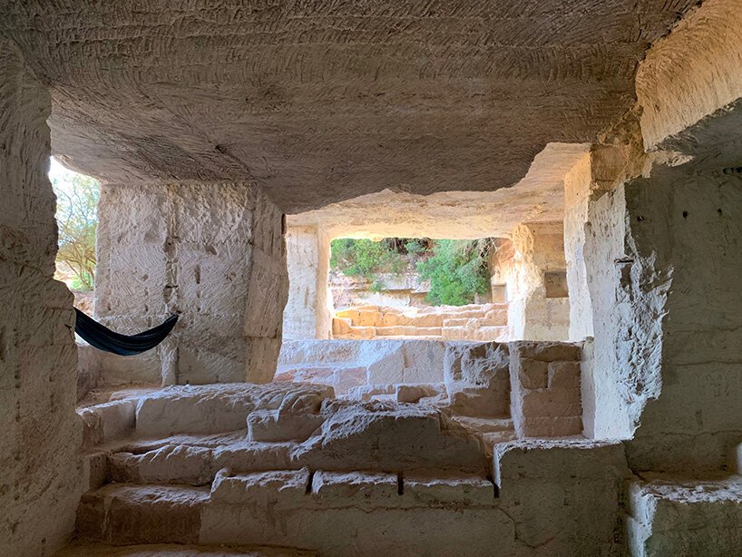 ensamble 工作室发掘了梅诺卡岛地下“ca'n terra”的新图像 ensamble 工作室发掘了梅诺卡岛地下“ca'n terra”的新图像