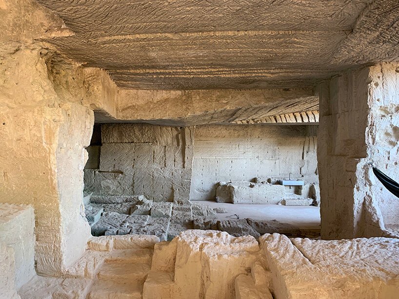 ensamble 工作室发掘了梅诺卡岛地下“ca'n terra”的新图像 ensamble 工作室发掘了梅诺卡岛地下“ca'n terra”的新图像