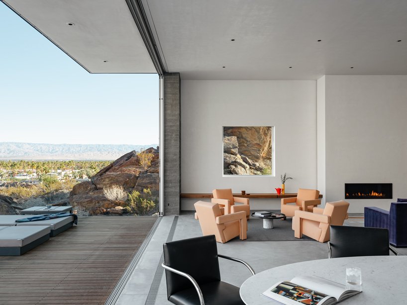 EYRC 的山脊山屋旨在与其沙漠环境相协调