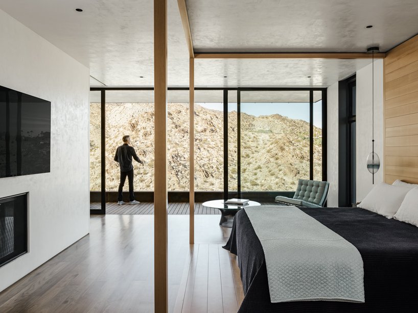 EYRC 的山脊山屋旨在与其沙漠环境相协调