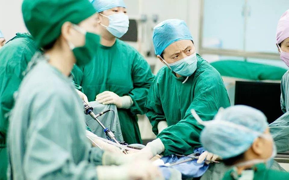 996 plus 版本！医生眼中最累的 6 大科室你上榜了没？