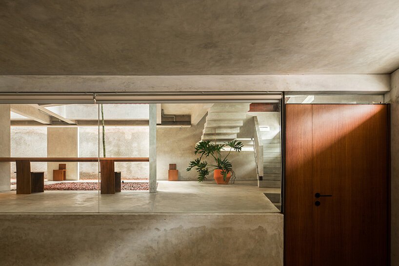 FFFAARRR 建筑工作室在雅加达建造了巨大的砖砌住宅区 FFFAARRR 建筑工作室在雅加达建造了巨大的砖砌住宅区