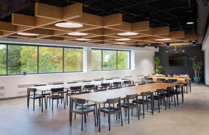 Clockwork Architecture + Design 设计的第一抵押贷款直接办公室