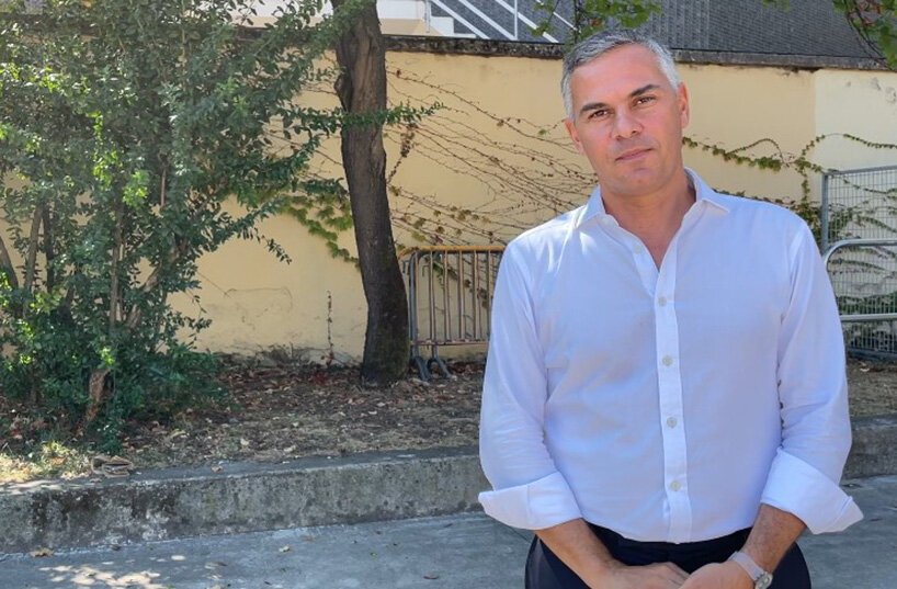 nari ward 的“镀金黑暗”由 nicola trussardi 基金会设计,反映了当今的社会问题 nari ward 的“镀金黑暗”由 nicola trussardi 基金会设计,反映了当今的社会问题