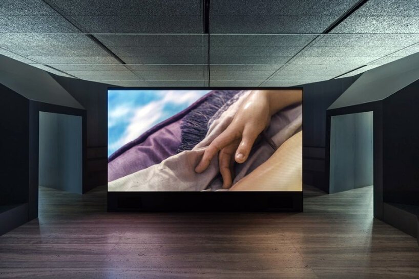 普拉达基金会和大卫·柯南伯格为解剖学展览解剖女性蜡像