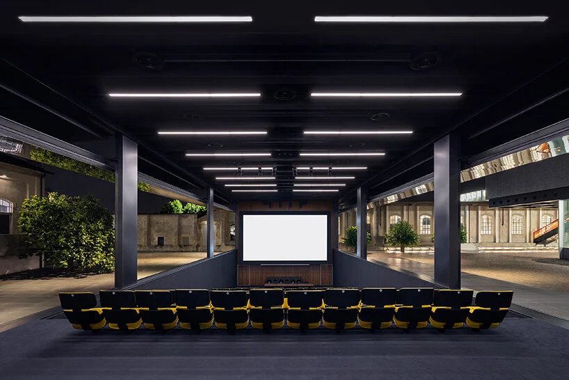 普拉达基金会全面开放其户外电影院，放映其电影系列“多重画布”