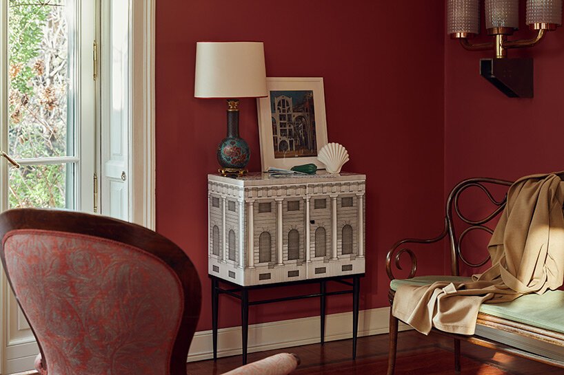 fornasetti 世界通过富有想象力、身临其境的在线购物体验走向数字化 fornasetti 世界通过富有想象力、身临其境的在线购物体验走向数字化